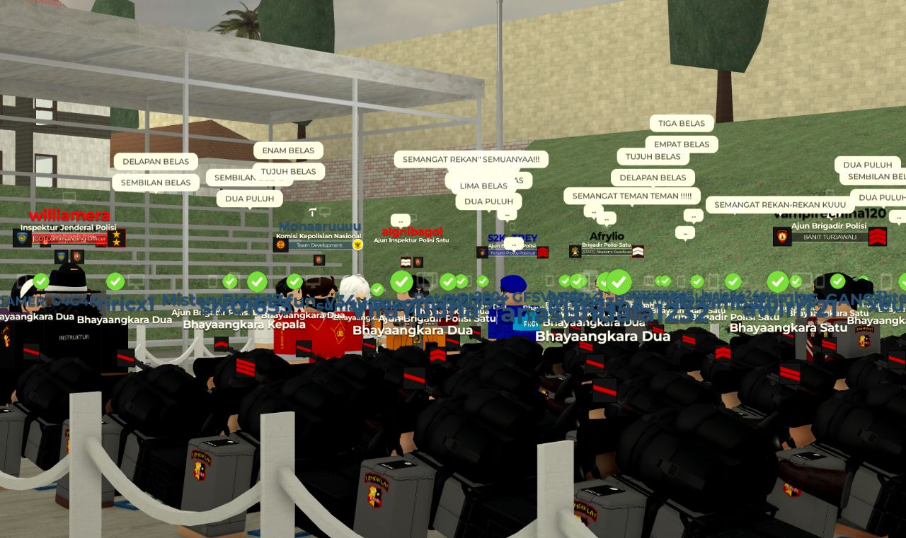 RI 1 pimpin latihan Sekolah Tamtama Polri di Roblox, Ngelatih Penuh Canda dan Sambil Makan Gule!